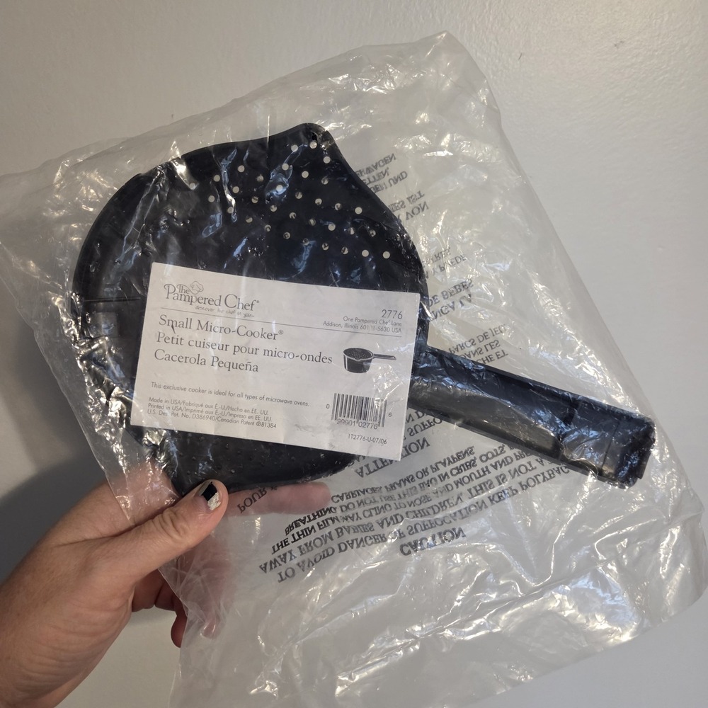 Pampered Chef Small Micro Cooker #2776 Microwave Rice Steamer LID ONLY Black